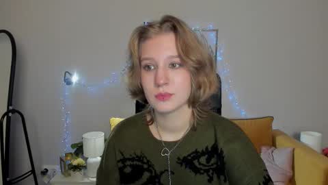 Snapshot of haileyfoxy chatting on October 1, 8:46 am Hailey online show from October 1, 8:46 am