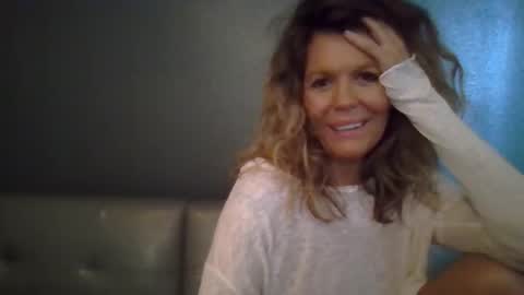 Hailey online show from October 25, 11:49 pm