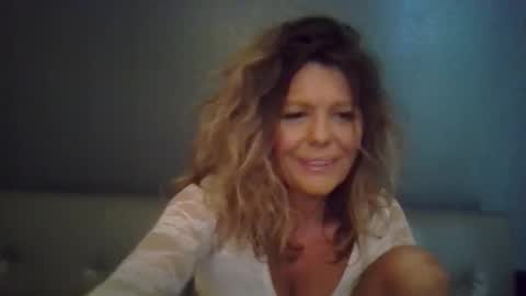 Snapshot of haileys123 chatting on October 23, 7:37 pm Hailey online show from October 23, 7:37 pm