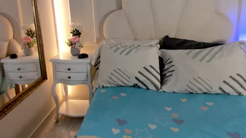 haileysans online show from March 17, 11:37 am