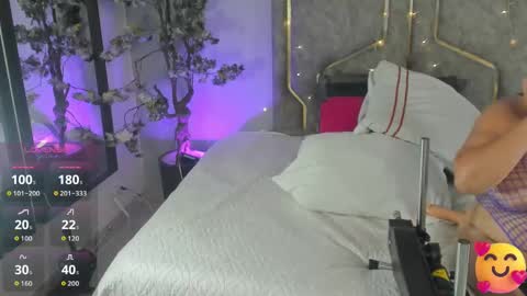 haileystonei online show from September 10, 11:11 am