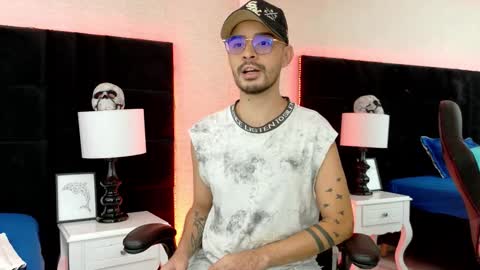 Snapshot of hairy_diamond chatting on October 14, 11:02 am H A I R Y D I A M O N D online show from October 14, 11:02 am