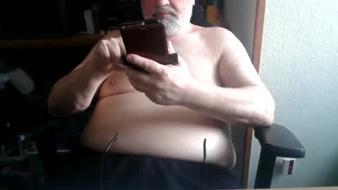 hairyarmpit_lover_1970 online show from April 23, 12:29 pm