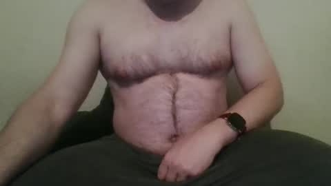 Snapshot of hairychest222141 chatting on February 25, 11:43 am hairychest222141 online show from February 25, 11:43 am
