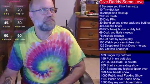 Snapshot of hairydaddybear69 chatting on October 9, 10:43 am HairyDaddyBear69 online show from October 9, 10:43 am