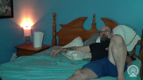 Snapshot of hairydaddybear69 chatting on October 14, 12:46 am HairyDaddyBear69 online show from October 14, 12:46 am