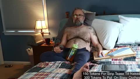 HairyDaddyBear69 online show from February 22, 7:49 pm