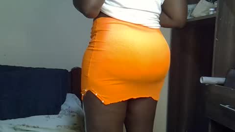 hairypussybigassy001 online show from December 23, 4:07 am