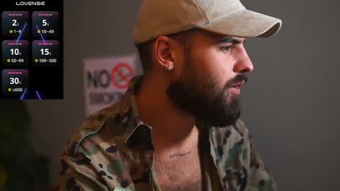 Snapshot of hairyrobxxx chatting on October 10, 9:30 pm HairyRobXxX online show from October 10, 9:30 pm