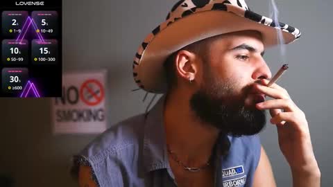Snapshot of hairyrobxxx chatting on October 9, 9:20 pm HairyRobXxX online show from October 9, 9:20 pm