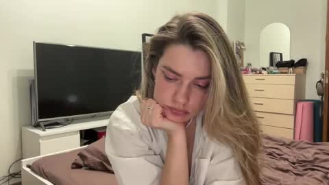 Snapshot of haley_rune chatting on February 11, 3:18 pm haley_rune online show from February 11, 3:18 pm