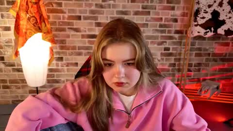 Snapshot of haleysun chatting on October 13, 1:02 pm HaleySun online show from October 13, 1:02 pm