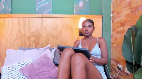 Halley Lorens online show from March 12, 7:50 pm