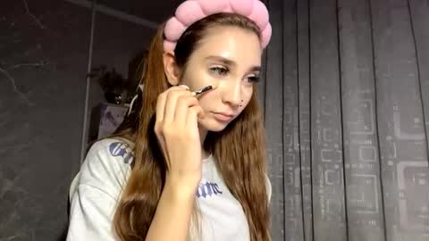 Holly online show from November 2, 3:23 pm