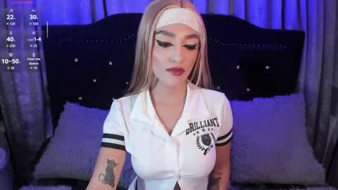 Snapshot of hallsred_rh chatting on September 12, 10:45 pm Halls Red online show from September 12, 10:45 pm