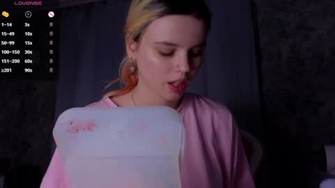 hana_mitsuri online show from January 14, 9:30 pm