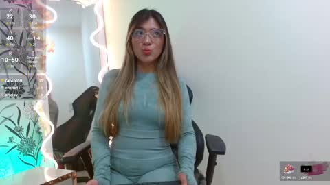Snapshot of hanaa_tay chatting on October 2, 12:04 pm hanaa_tay online show from October 2, 12:04 pm