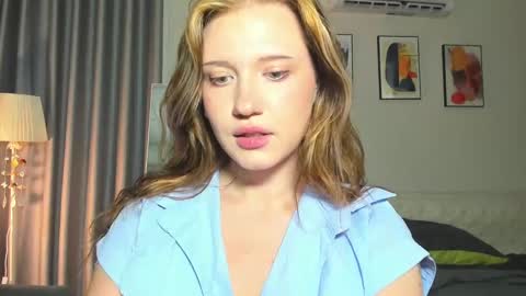 Snapshot of hanahwoods chatting on February 27, 3:08 am hanahwoods online show from February 27, 3:08 am