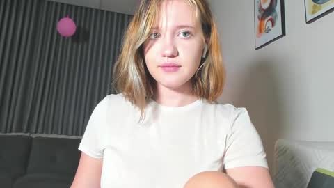Snapshot of hanahwoods chatting on March 4, 10:05 pm hanahwoods online show from March 4, 10:05 pm