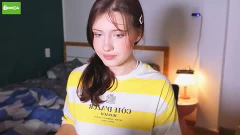 Snapshot of hanahwoods chatting on September 24, 7:42 pm hanahwoods online show from September 24, 7:42 pm