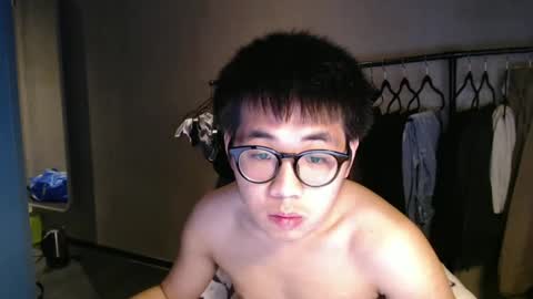 Snapshot of handsome_mannn chatting on February 15, 9:37 pm handsome_mannn online show from February 15, 9:37 pm