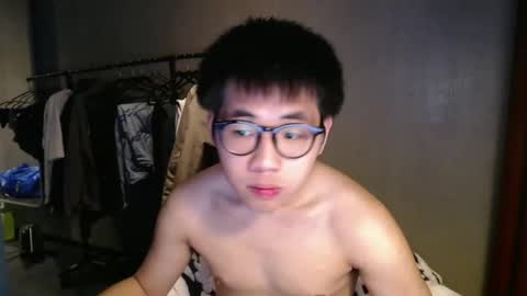 Snapshot of handsome_mannn chatting on February 17, 8:06 pm handsome_mannn online show from February 17, 8:06 pm