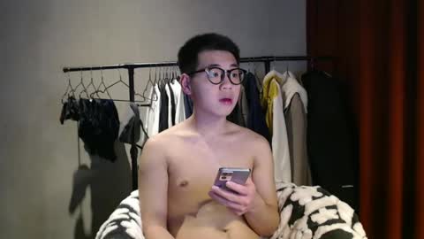 Snapshot of handsome_mannn chatting on January 4, 7:13 pm handsome_mannn online show from January 4, 7:13 pm