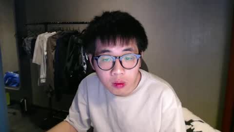 Snapshot of handsome_mannn chatting on February 27, 12:36 am handsome_mannn online show from February 27, 12:36 am