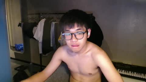 Snapshot of handsome_mannn chatting on October 5, 7:10 pm handsome_mannn online show from October 5, 7:10 pm