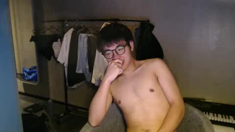 Snapshot of handsome_mannn chatting on October 9, 8:58 pm handsome_mannn online show from October 9, 8:58 pm