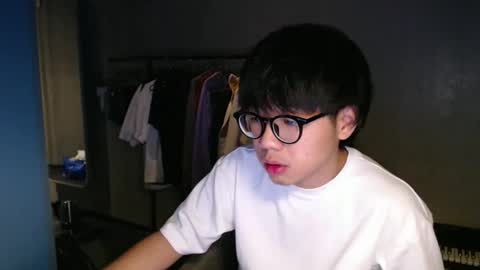 handsome_mannn online show from December 3, 2:01 am