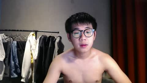 Snapshot of handsome_mannn chatting on September 16, 6:44 pm handsome_mannn online show from September 16, 6:44 pm