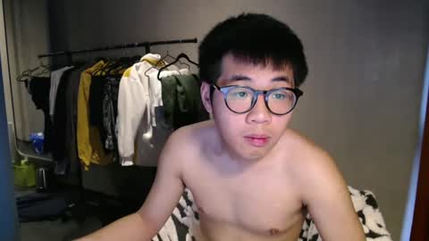 Snapshot of handsome_mannn chatting on February 9, 12:52 pm handsome_mannn online show from February 9, 12:52 pm