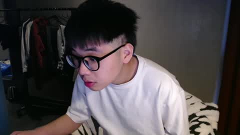 Snapshot of handsome_mannn chatting on March 4, 4:20 pm handsome_mannn online show from March 4, 4:20 pm