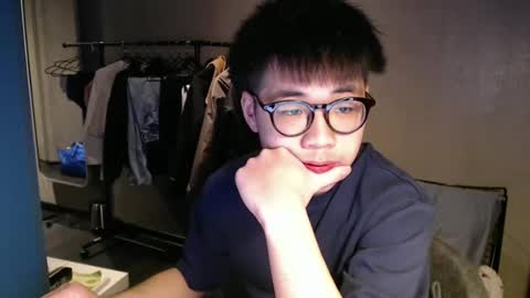 Snapshot of handsome_mannn chatting on March 9, 7:05 pm handsome_mannn online show from March 9, 7:05 pm