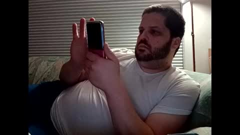 Snapshot of handsomedaddy198923 chatting on October 6, 8:10 am handsomedaddy198923 online show from October 6, 8:10 am