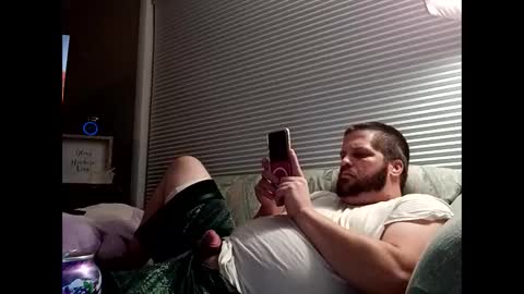 Snapshot of handsomedaddy198923 chatting on September 30, 7:19 am handsomedaddy198923 online show from September 30, 7:19 am
