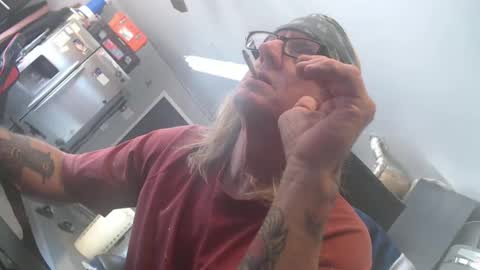 Handystudman online show from January 30, 6:32 pm