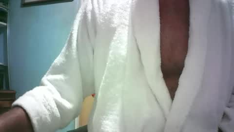 handymanforyou177322 online show from April 8, 10:46 pm