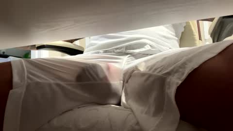 hangit0ut online show from March 5, 12:55 pm