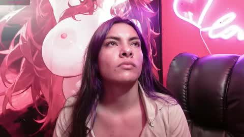 Hanna online show from November 12, 5:04 pm