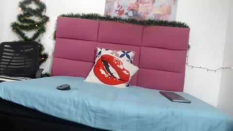 Hanna Palmer online show from December 18, 2:49 pm