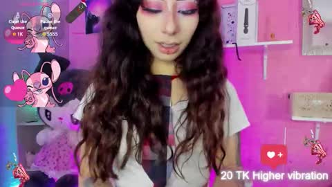 Snapshot of hanna_azumi_ chatting on October 16, 3:28 am hanna online show from October 16, 3:28 am