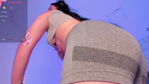 Hanna Lee online show from December 11, 12:44 pm