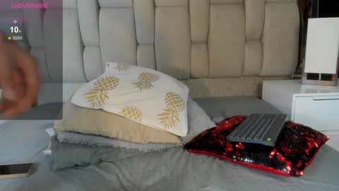 Snapshot of hanna_lens chatting on February 6, 6:13 pm Hanna lens online show from February 6, 6:13 pm