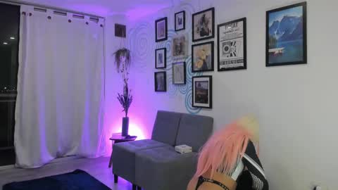 Hanna Capicorn online show from March 9, 6:28 am