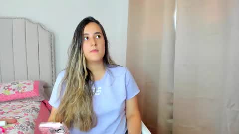 Snapshot of hannaa86 chatting on October 6, 7:10 pm Hanna online show from October 6, 7:10 pm