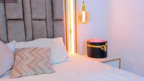 Eliana online show from April 1, 1:28 am