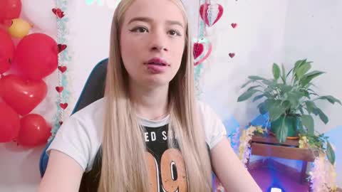 Snapshot of hannah_026 chatting on September 24, 1:07 pm Hannah 027 online show from September 24, 1:07 pm