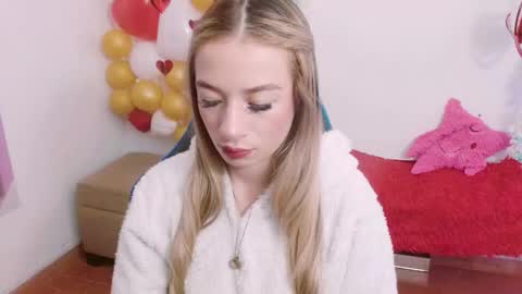 Snapshot of hannah_026 chatting on September 15, 12:39 pm Hannah 027 online show from September 15, 12:39 pm